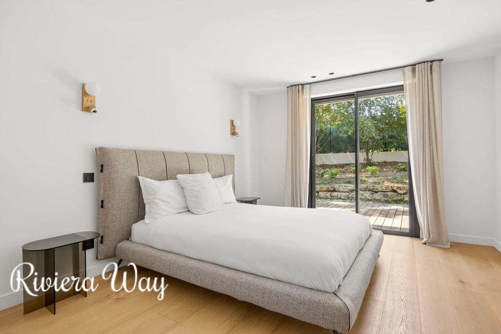 Villa in Mougins, photo #8, listing #106680042
