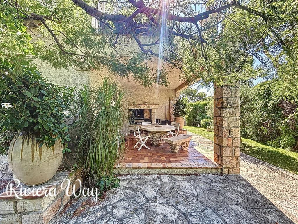 6 room villa in Cap d'Antibes, photo #10, listing #105780822