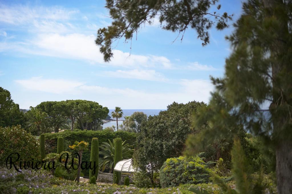 15 room villa in Cap d'Antibes, photo #8, listing #94263330