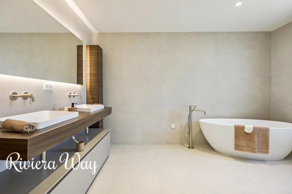 Villa in Roquebrune-sur-Argens, photo #6, listing #104480040