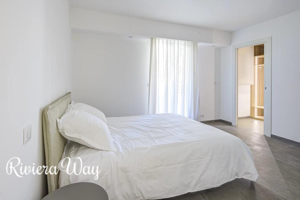 5 room apartment in Cannes, photo #7, listing #104110398