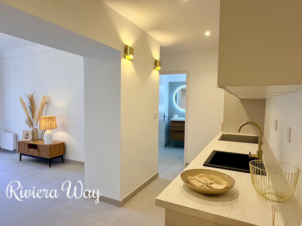 Apartment in Nice, 42 m², photo #3, listing #105644742