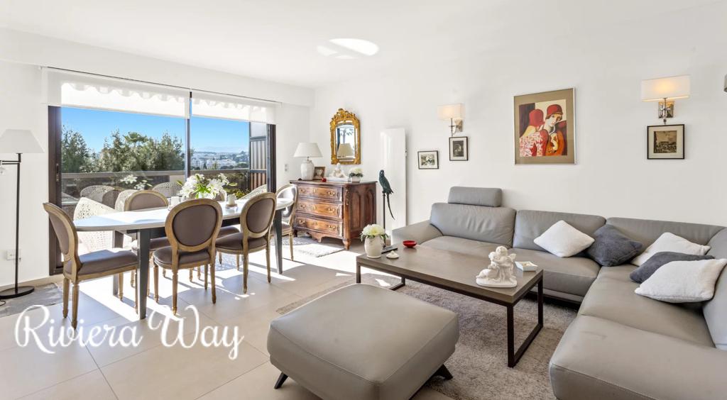 3 room apartment in Cannes, photo #4, listing #105917238