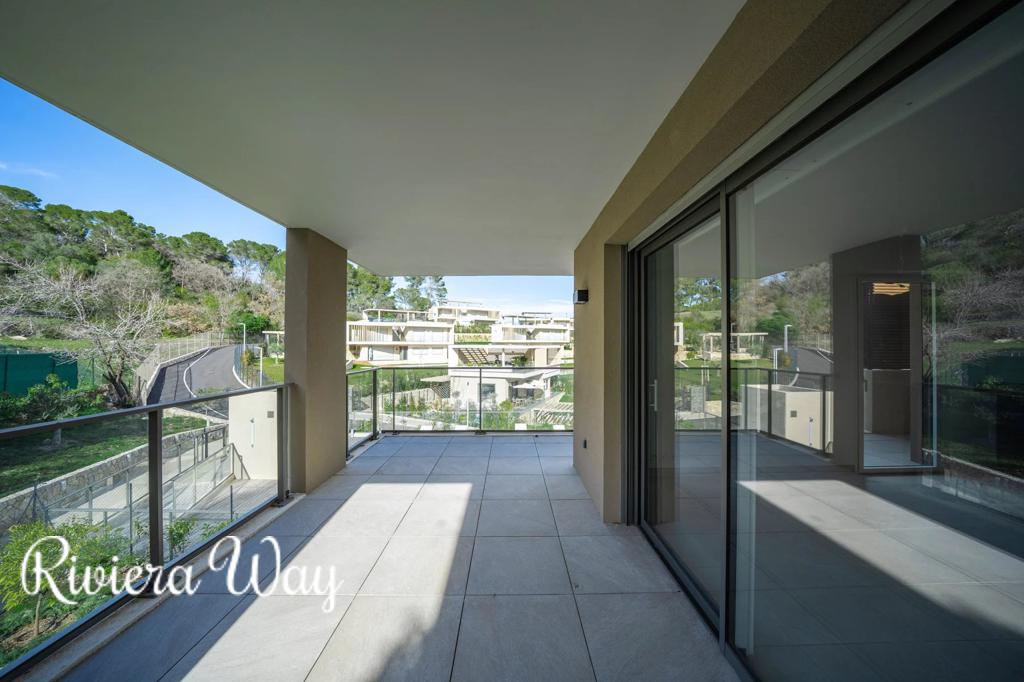 3 room penthouse in Mougins, photo #3, listing #105592620