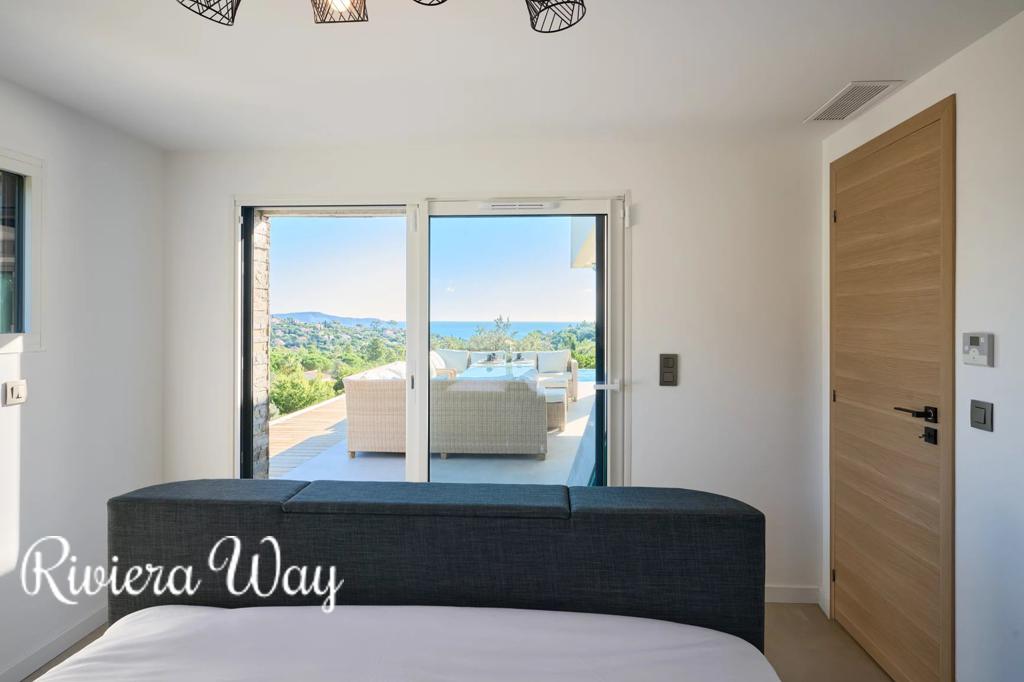 9 room villa in Cavalaire-sur-Mer, photo #9, listing #97985832
