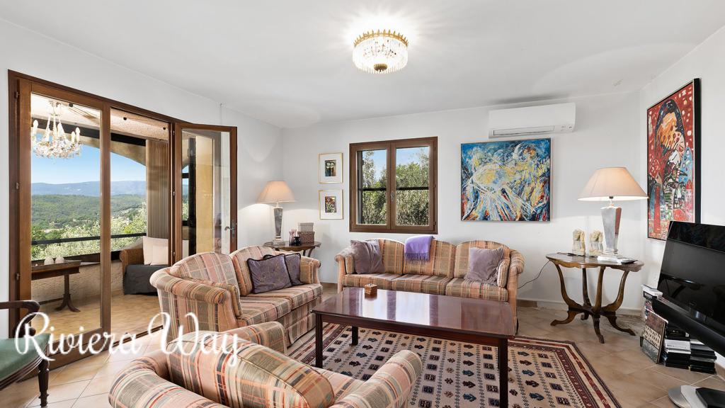 8 room villa in Montauroux, photo #3, listing #78802626