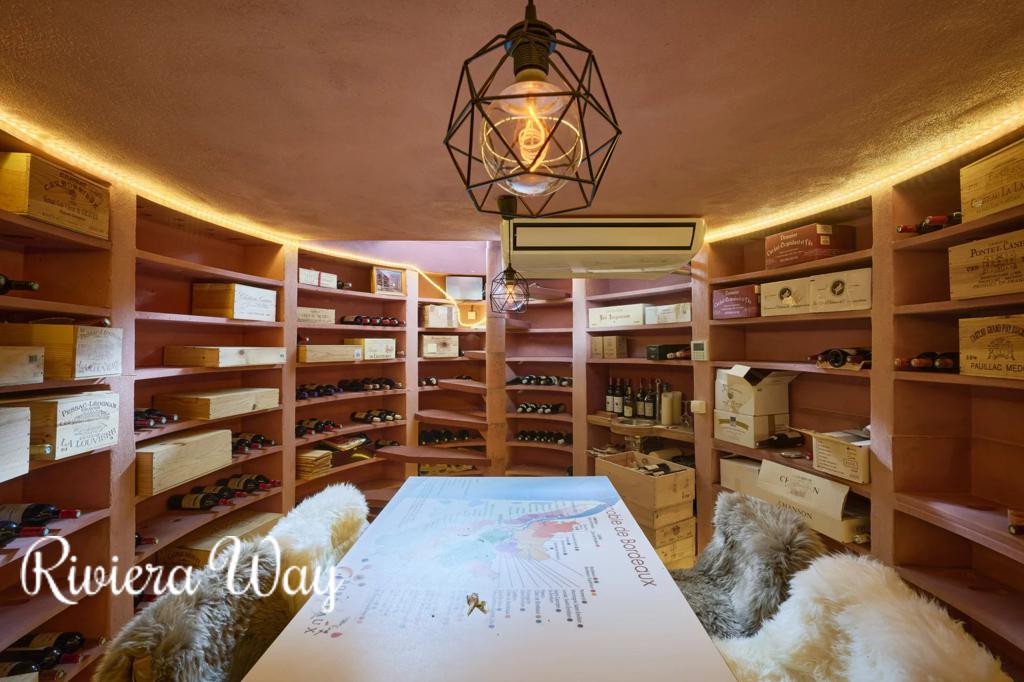 7 room villa in Le Lavandou, photo #8, listing #103109706