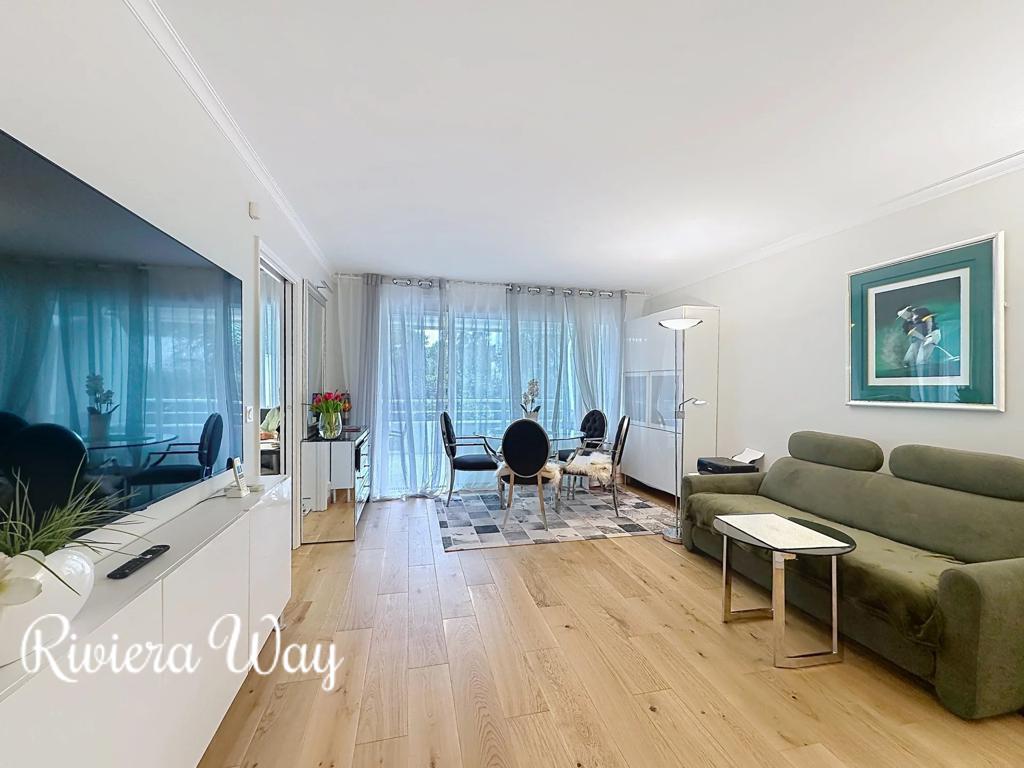 2 room apartment in Antibes, photo #2, listing #106188726