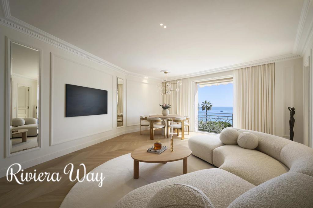 4 room apartment in Cannes, photo #3, listing #103452762