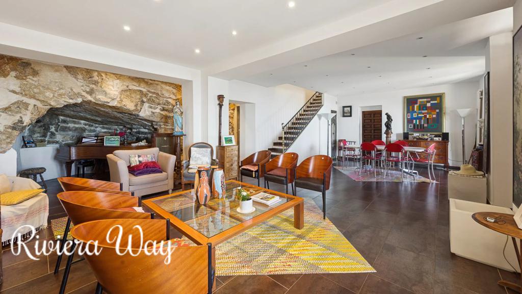 9 room villa in Grasse, photo #1, listing #104939310