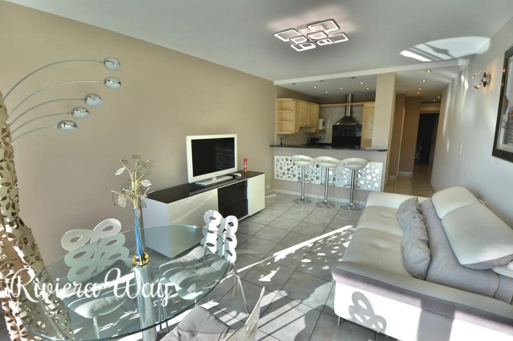2 room apartment in Juan-les-Pins, photo #4, listing #105909678