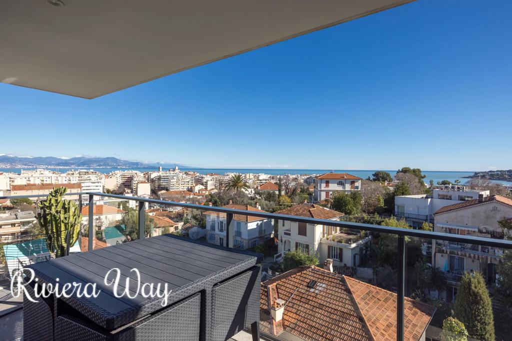 3 room apartment in Antibes, photo #5, listing #105590772