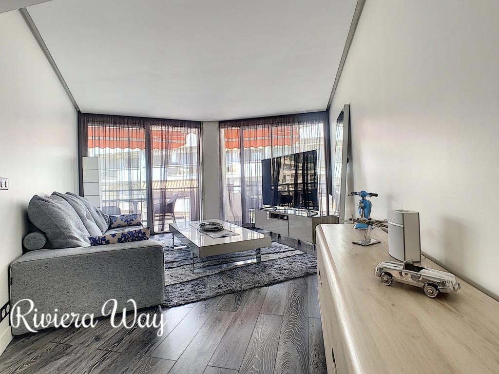 2 room apartment in Cannes, photo #6, listing #106464372