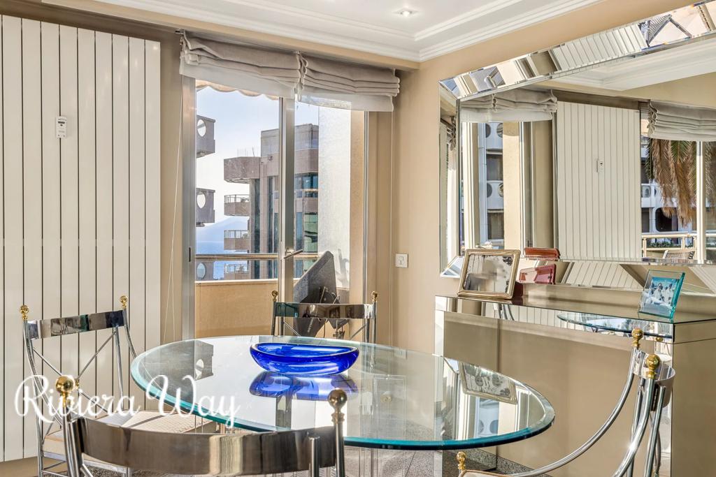 2 room apartment in Cannes, photo #6, listing #105621894