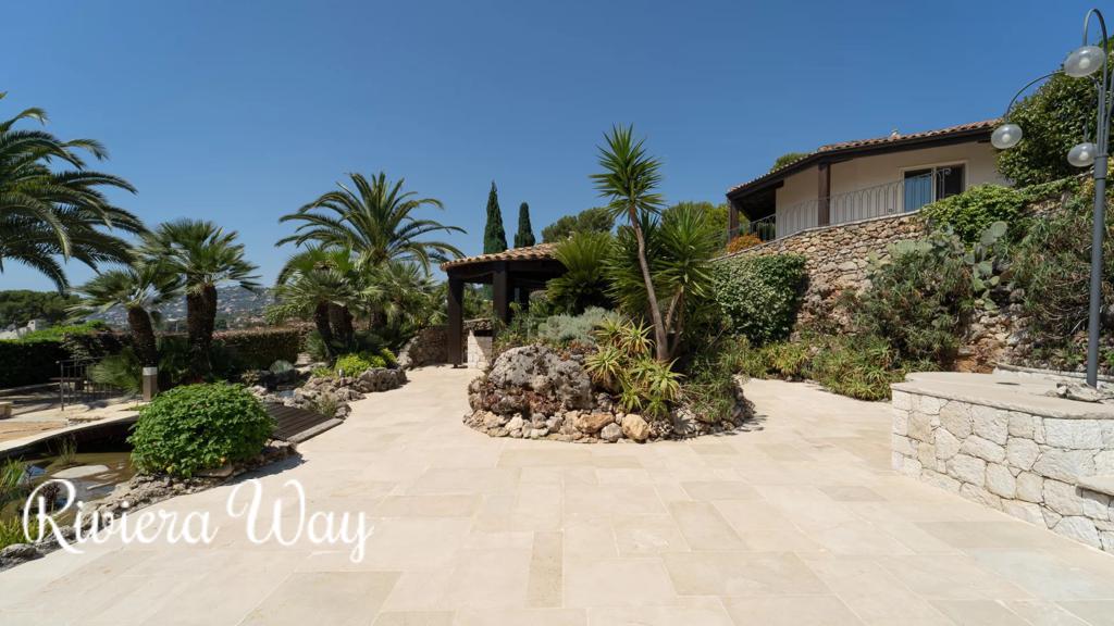 11 room villa in Antibes, photo #8, listing #100414230