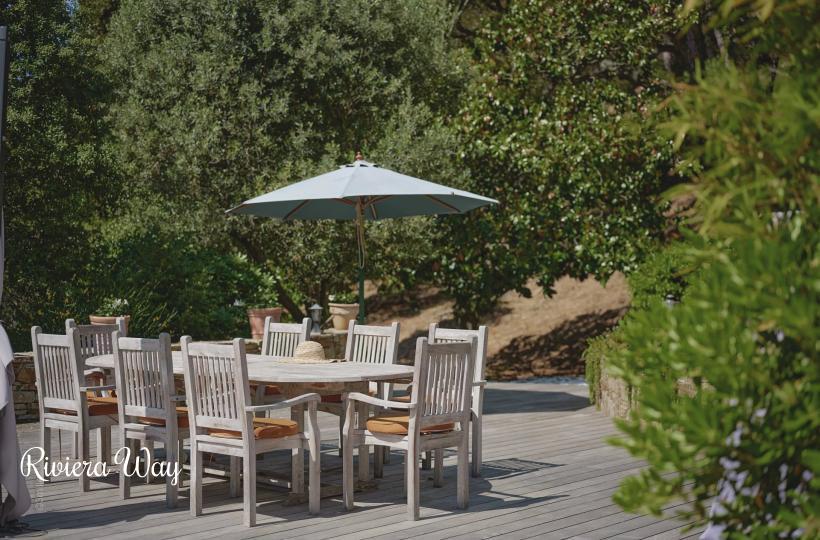 Villa in La Croix-Valmer, 340 m², photo #3, listing #104697348