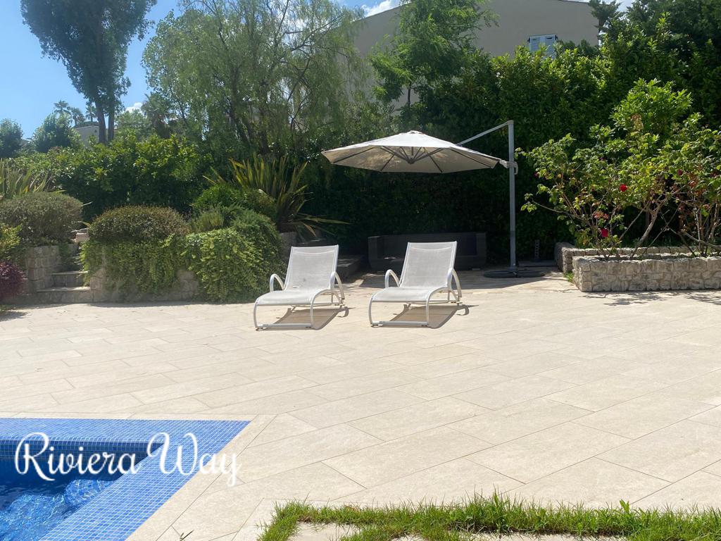 Villa in Villeneuve-Loubet, 310 m², photo #7, listing #106115478
