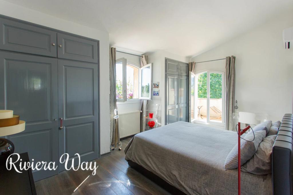 6 room villa in Grasse, photo #10, listing #92740620