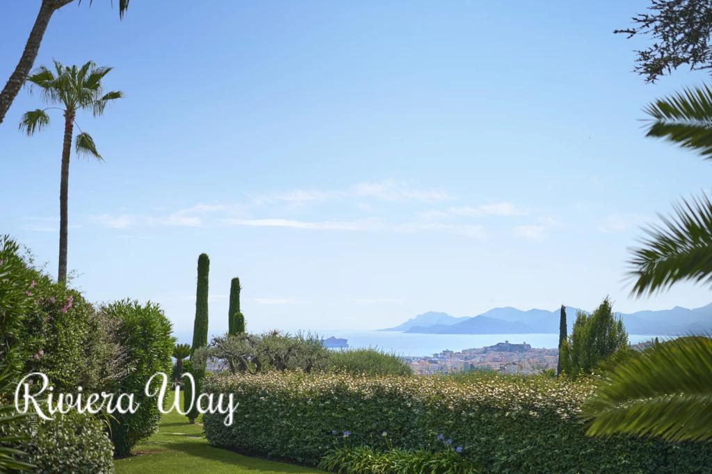 Villa in Cannes, photo #9, listing #106503348