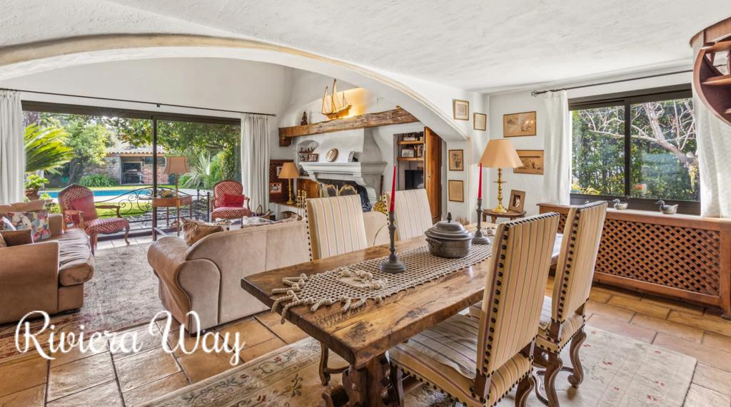 6 room villa in Mougins, photo #3, listing #105739578