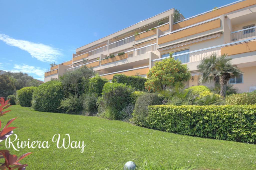 4 room apartment in Antibes, photo #4, listing #103378464