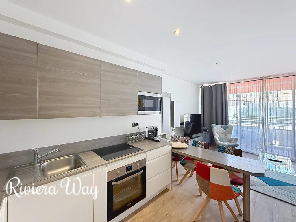 2 room apartment in Cannes, photo #5, listing #107078706