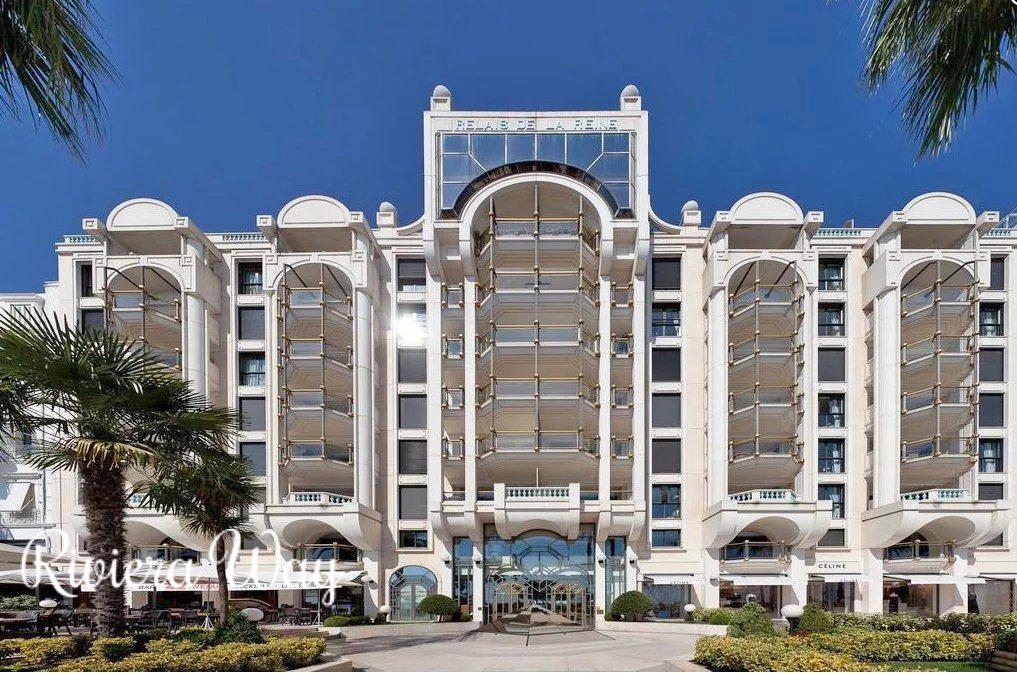 6 room apartment in Boulevard de la Croisette, photo #9, listing #104070078