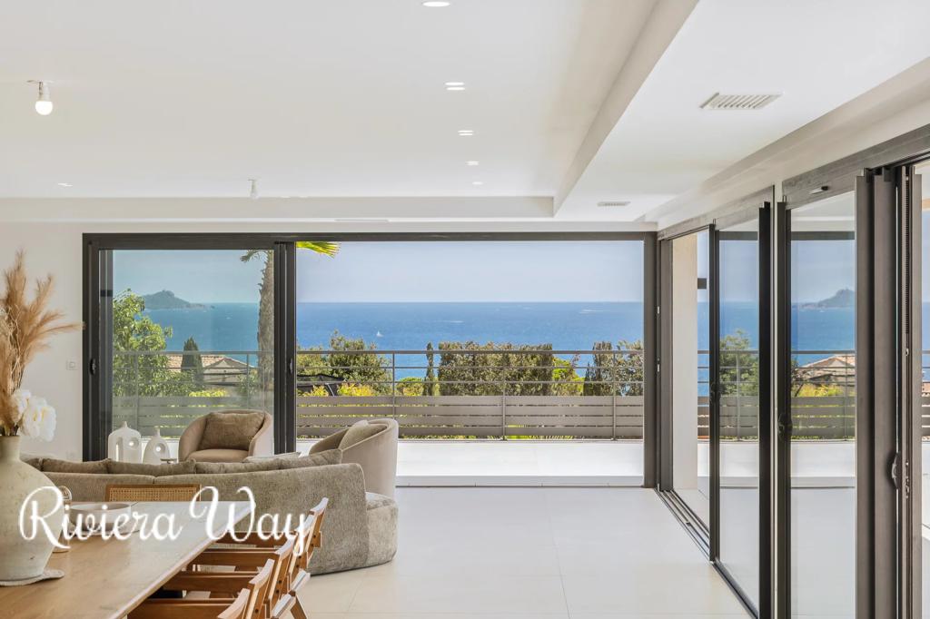 10 room villa in Roquebrune-sur-Argens, photo #8, listing #104480040
