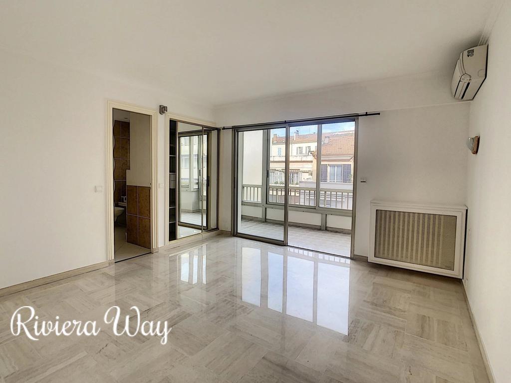 3 room apartment in Cannes, photo #3, listing #102097254