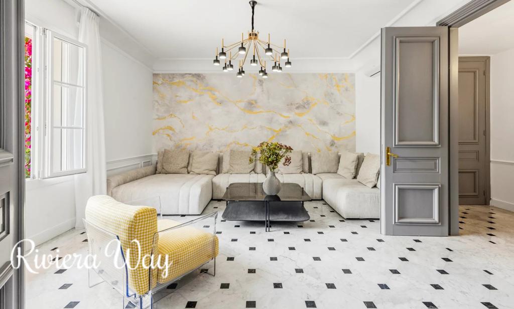 5 room apartment in Cannes, photo #4, listing #106461180