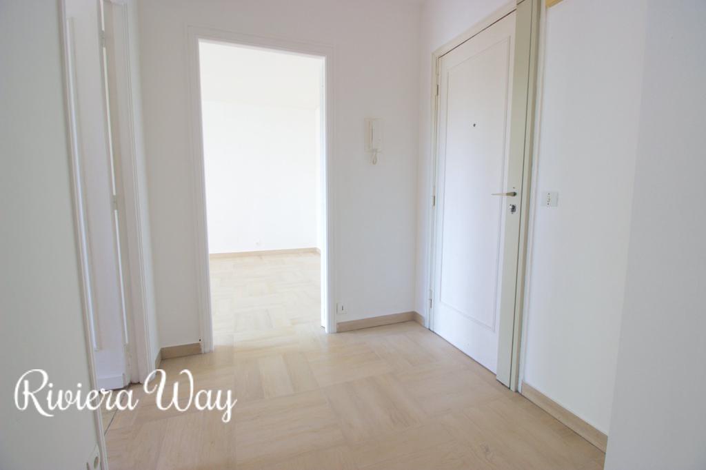 2 room apartment in Juan-les-Pins, photo #1, listing #84043470