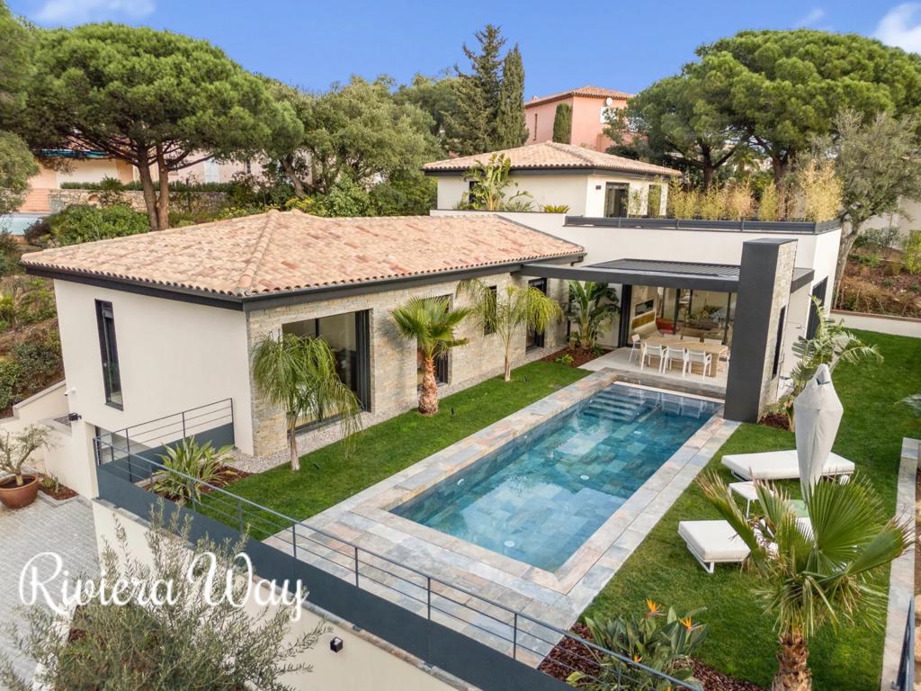 5 room villa in Sainte-Maxime, photo #2, listing #104479872