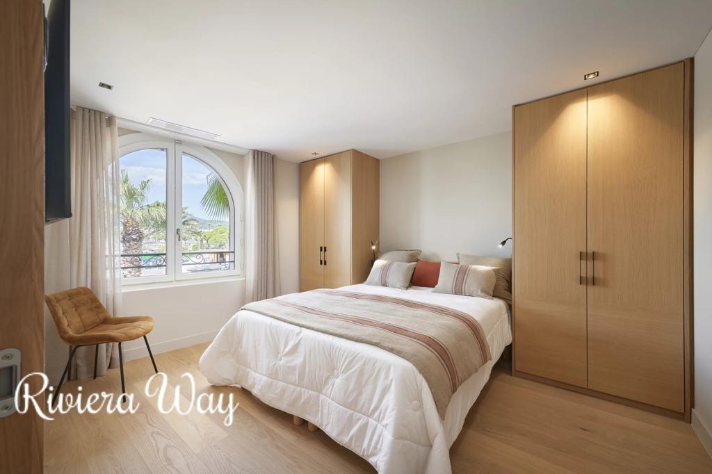 6 room villa in Sainte-Maxime, photo #2, listing #99425088