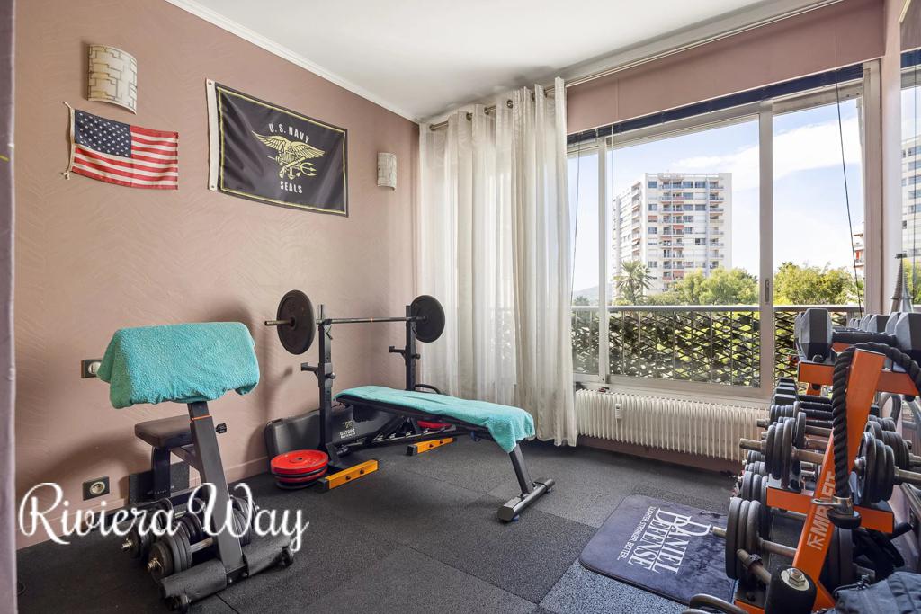 7 room apartment in Antibes, photo #10, listing #107149560