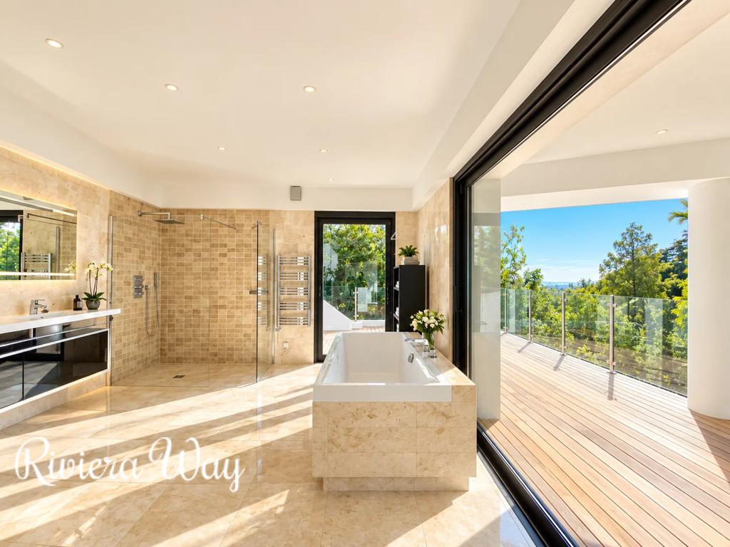 11 room villa in Cannes, photo #9, listing #102099228
