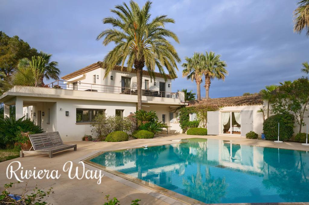 8 room villa in Saint-Tropez, photo #2, listing #106013628