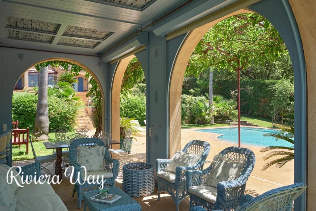 5 room villa in Saint-Tropez, photo #9, listing #99912624