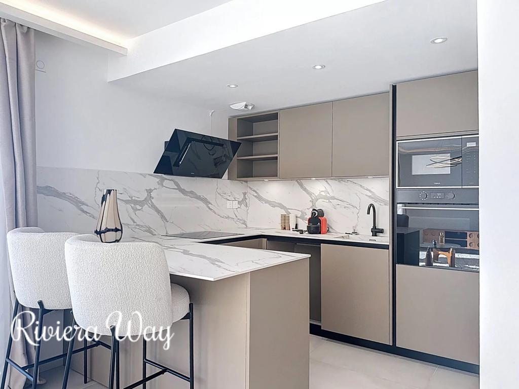 4 room apartment in Le Cannet, photo #3, listing #91454664