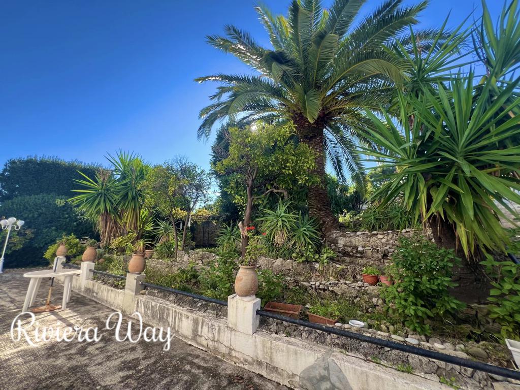 8 room villa in Antibes, photo #5, listing #100548252