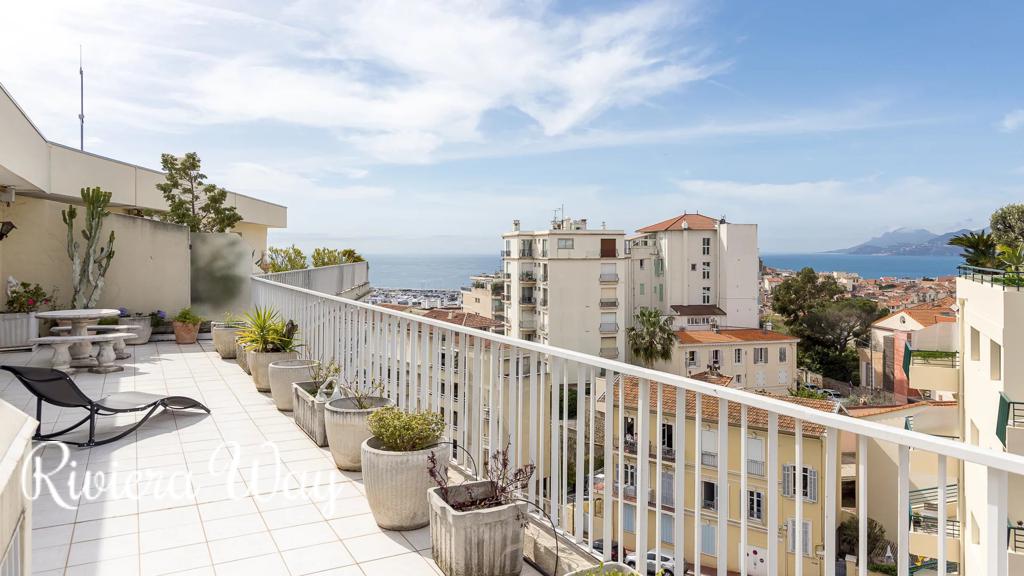 4 room apartment in Cannes, photo #2, listing #99430002