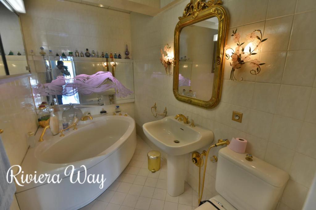 4 room apartment in Juan-les-Pins, photo #4, listing #102778284