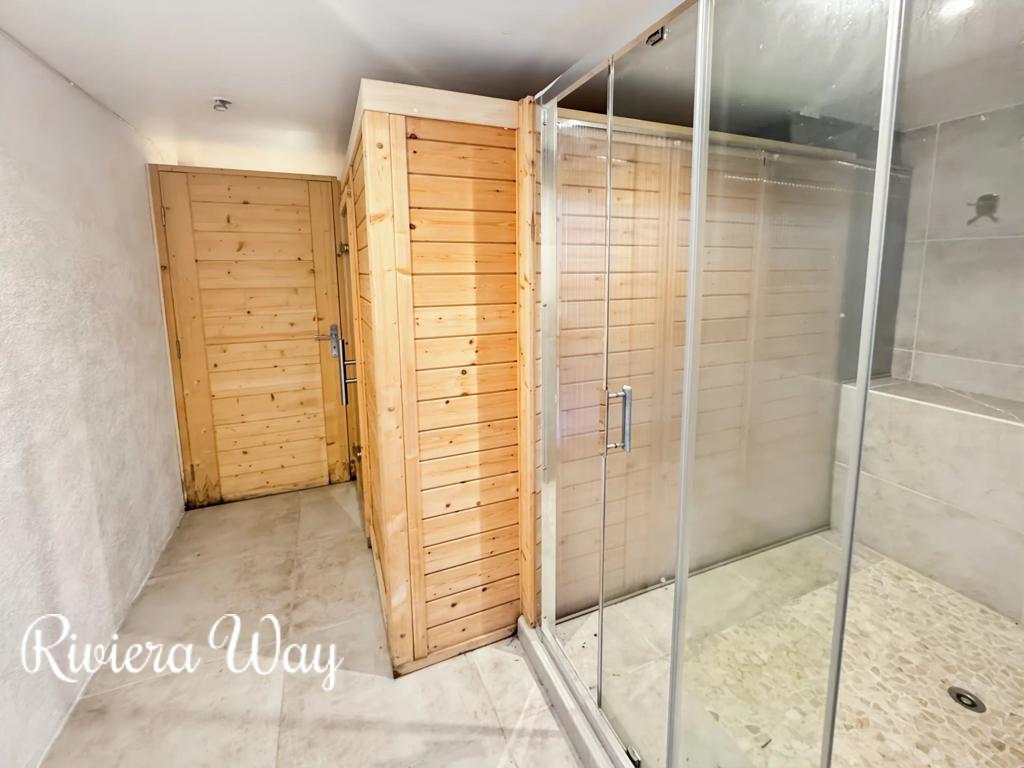 8 room villa in Cannes, photo #7, listing #106284192