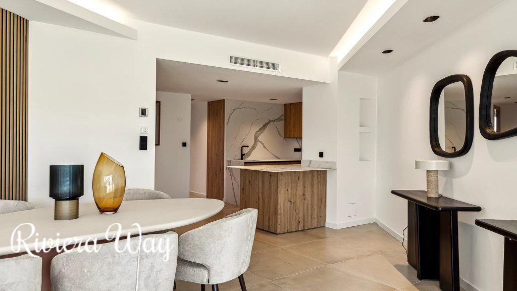 4 room apartment in Cannes, 95 m², photo #3, listing #103219200