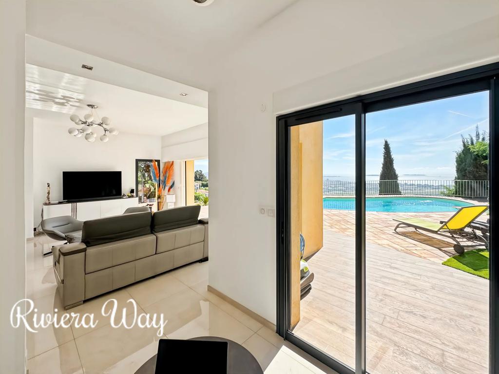 6 room villa in Mandelieu-la-Napoule, photo #1, listing #102958002