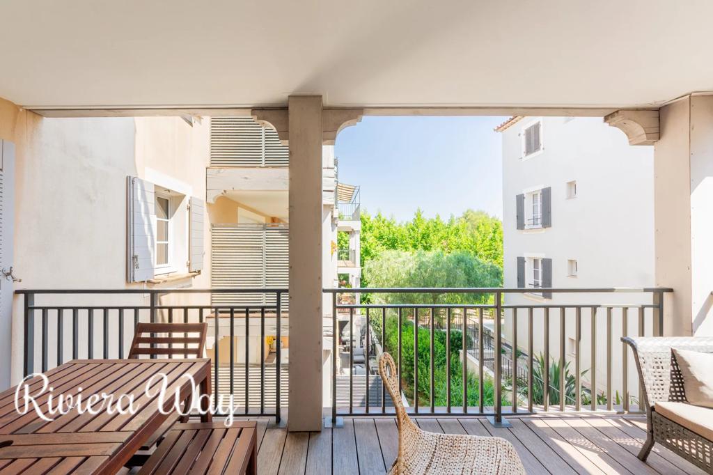 3 room apartment in Saint-Tropez, photo #2, listing #106240260