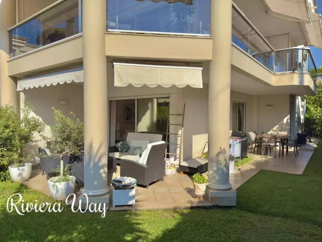 3 room apartment in Antibes, photo #1, listing #104836410