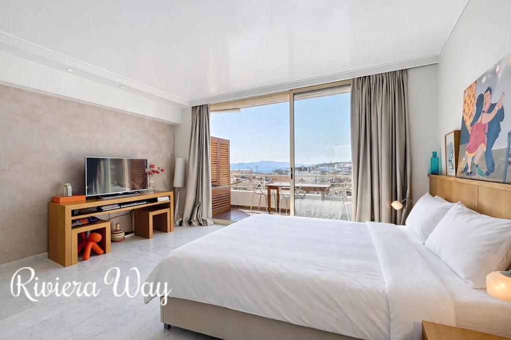 1 room apartment in Boulevard de la Croisette, photo #4, listing #105845670