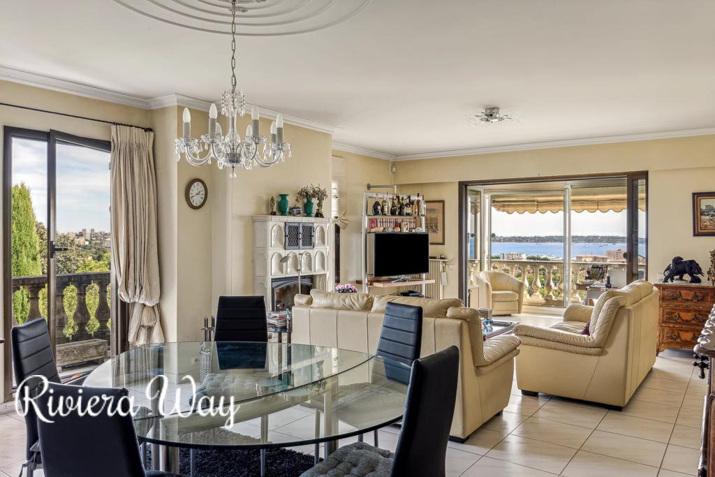 4 room apartment in Golf Juan, photo #5, listing #106523634
