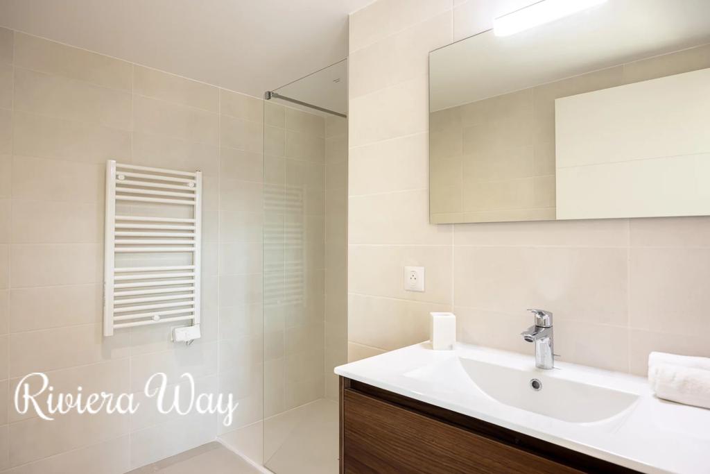 3 room apartment in Antibes, photo #10, listing #106016400