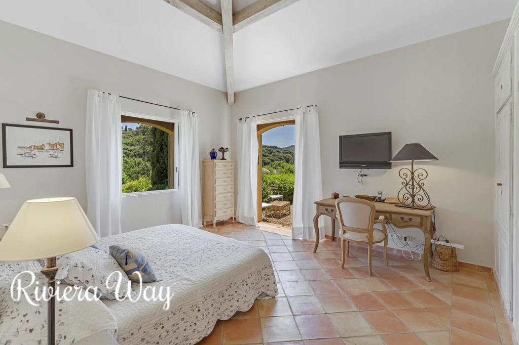 8 room villa in La Croix-Valmer, photo #5, listing #103229952